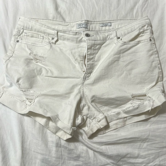 Sofia Jeans white denim shorts - Picture 1 of 1